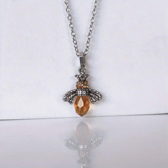 “Amber Abdomen Queen Bee” Faceted Tomenta Bumblebee Honeybee Victorian Necklace - Picture 13 of 16